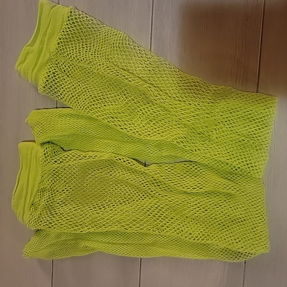 ToBeInStyle neon lime green fishnet thigh highs - Picture 3 of 4